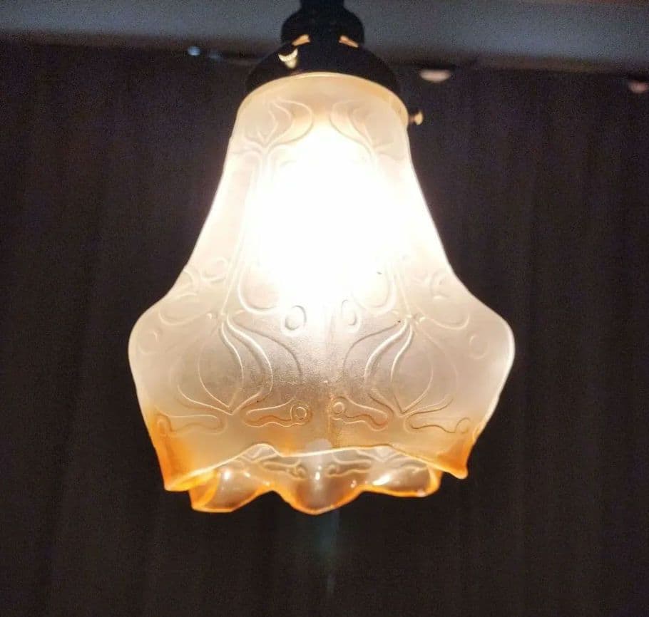 ※Q太郎さま専用※イギリス製　古いガラスランプシェード１点