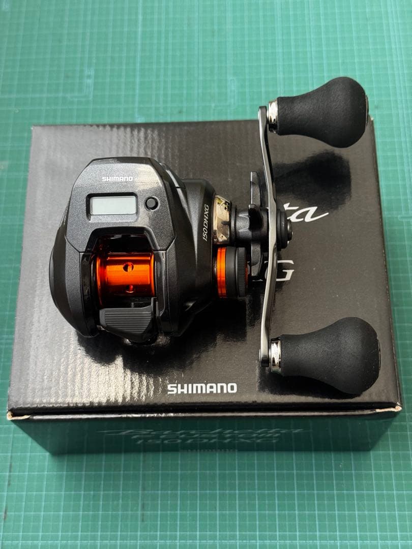 シマノ 20バルケッタ F カスタム 150DHXG（右）