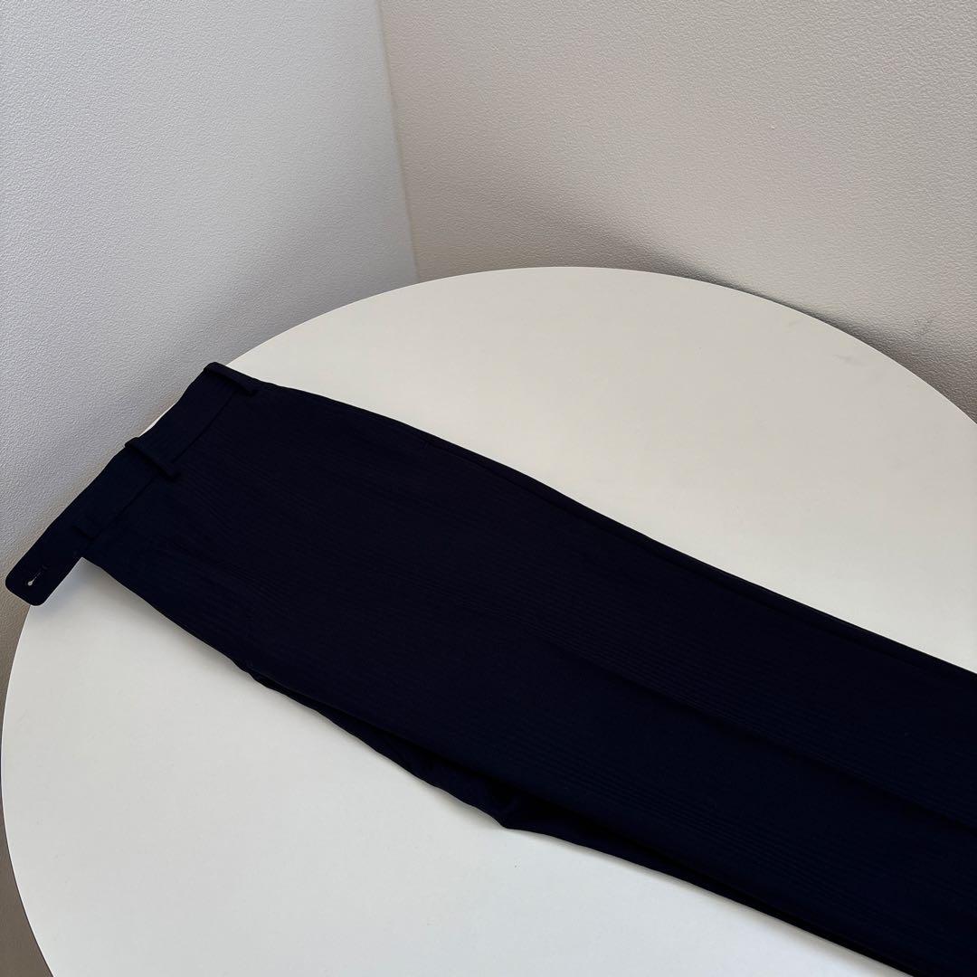 HILTON ネイビー ストライプ ビジネススーツ