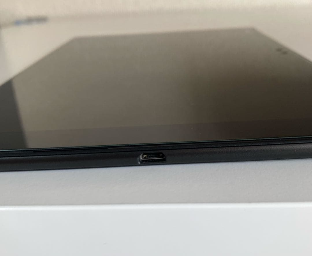 ソニー　SONY Xperia Z4 Tablet SOT31 au タブレット