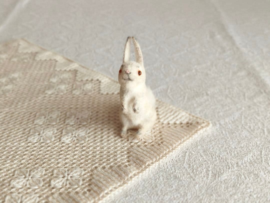 * vintage animal ୨୧ 立ち姿の 可愛い ウサちゃん