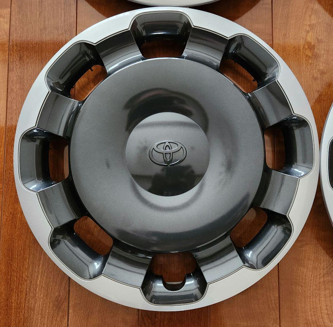 新型シエンタZグレード　ホイールキャップ4枚セット