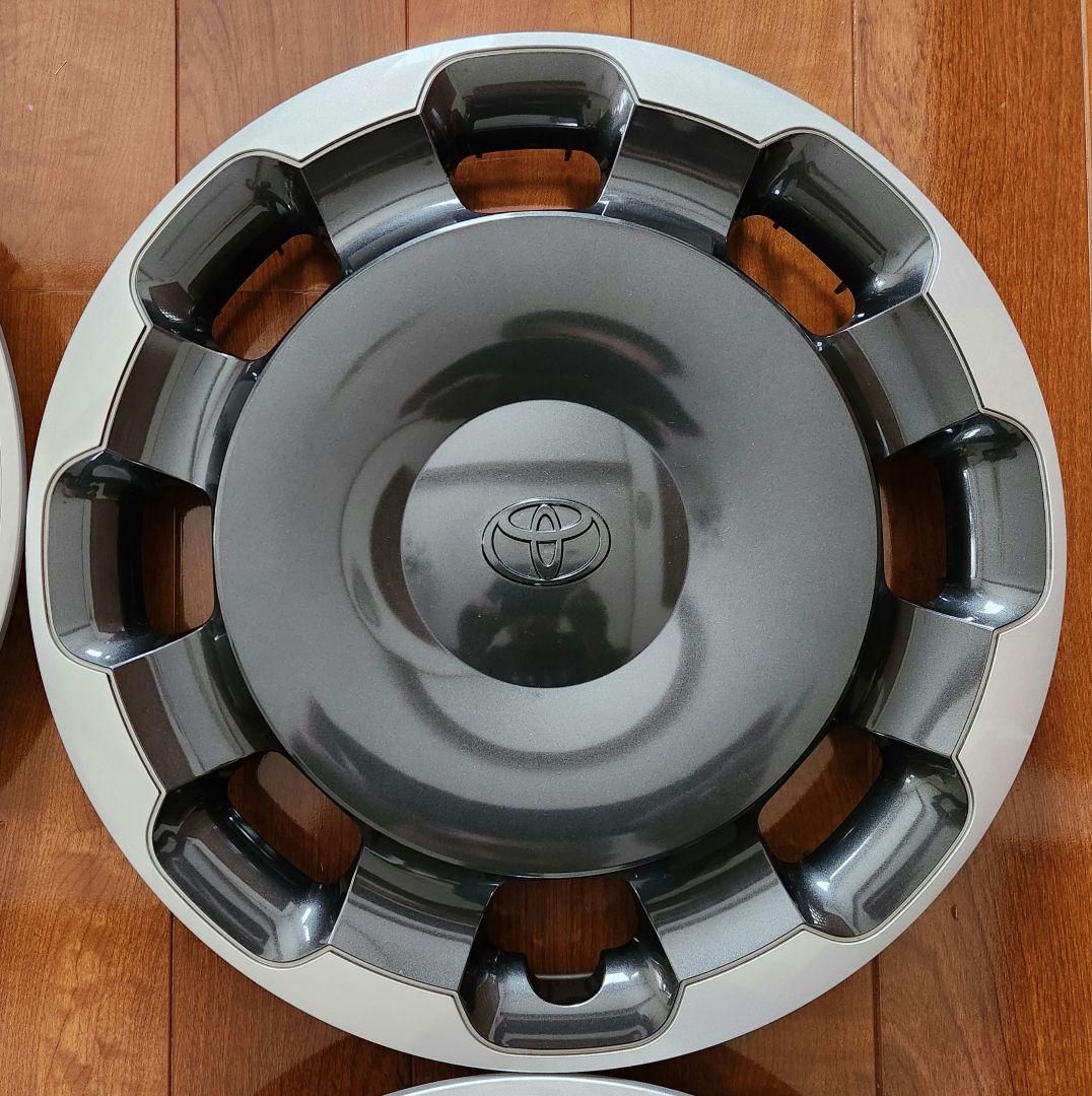 新型シエンタZグレード　ホイールキャップ4枚セット