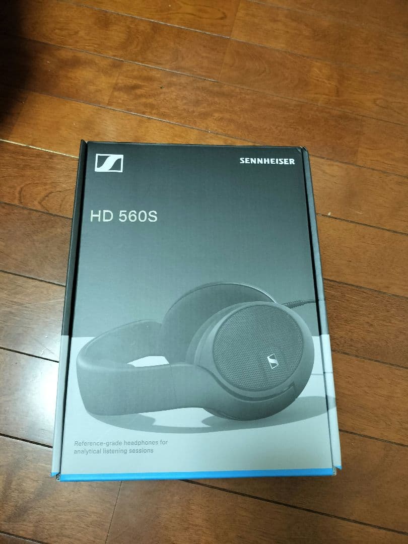 ほぼ新品　Sennheiser HD 560S