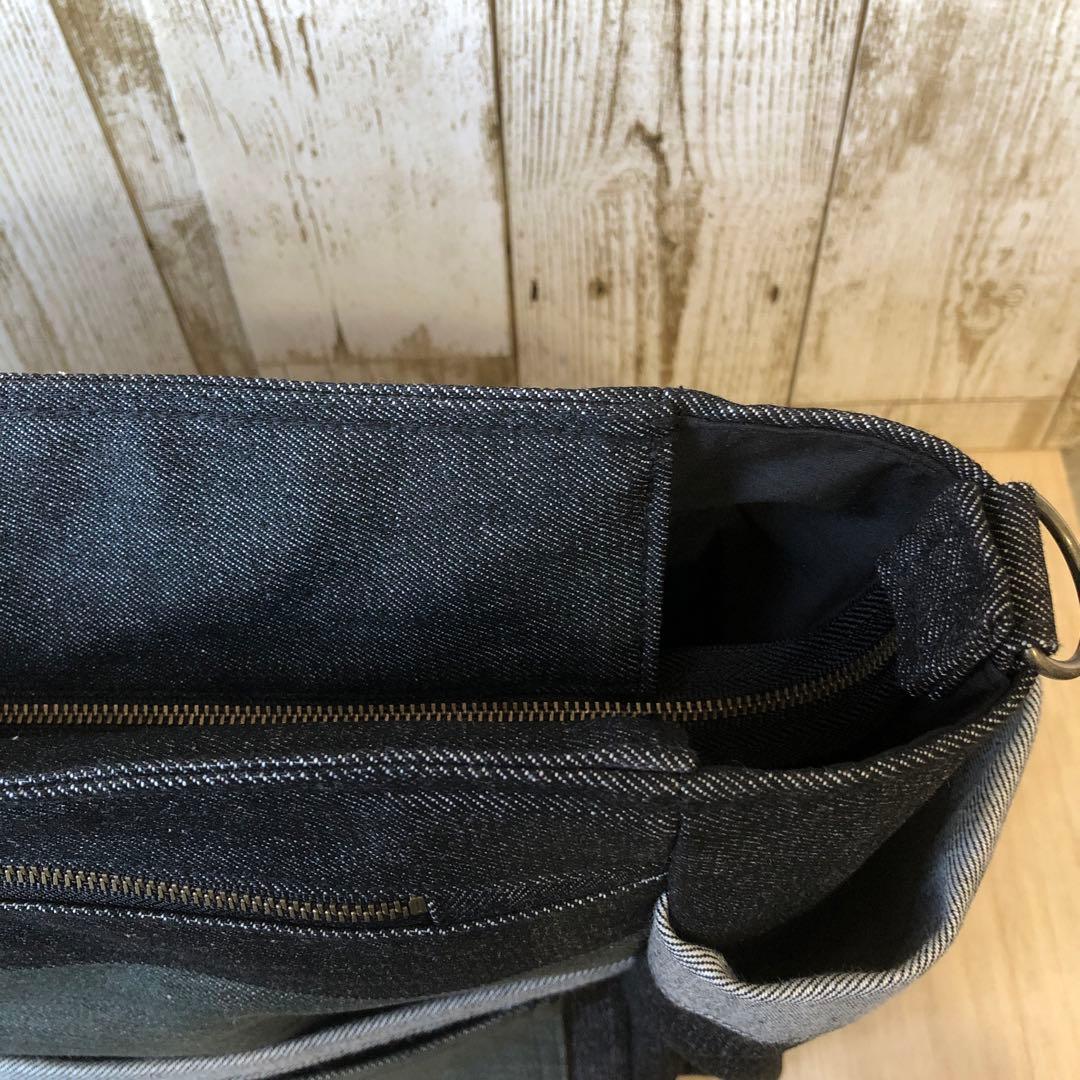 タバサ　ショルダーバッグ　ブラック×グリーン　A4サイズ