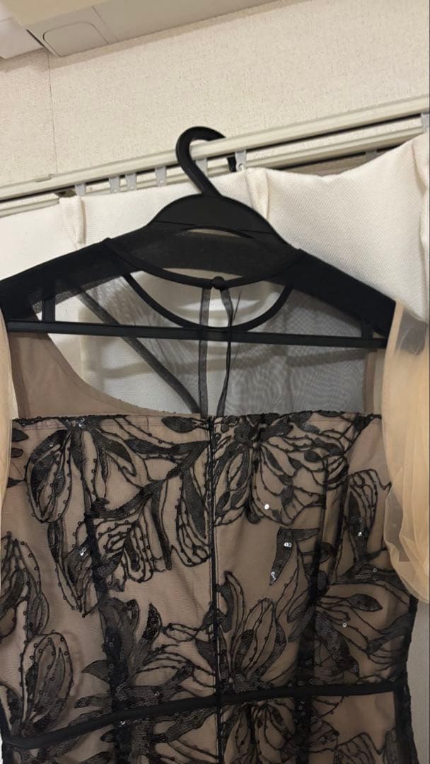 【激安！】エレガントなブラックレースドレス