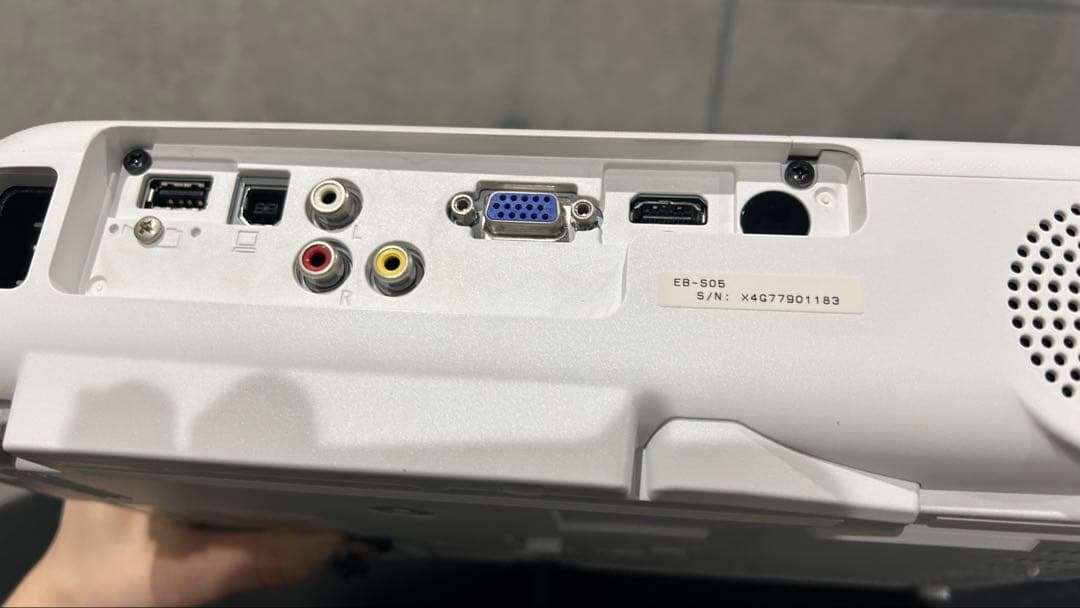EPSON EB-S05 プロジェクター本体・付属品