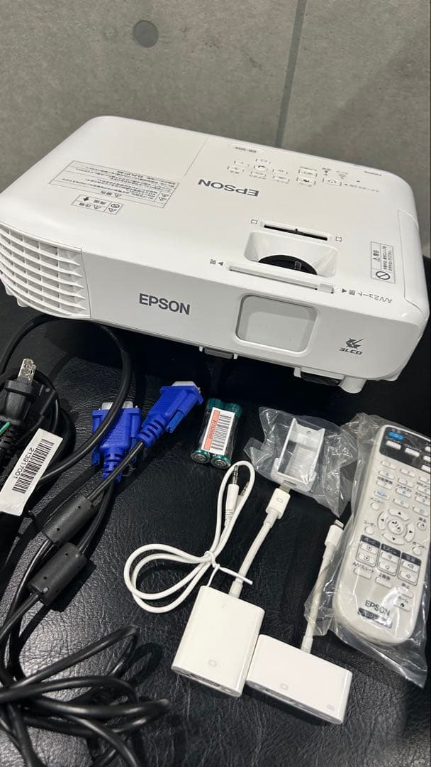 EPSON EB-S05 プロジェクター本体・付属品