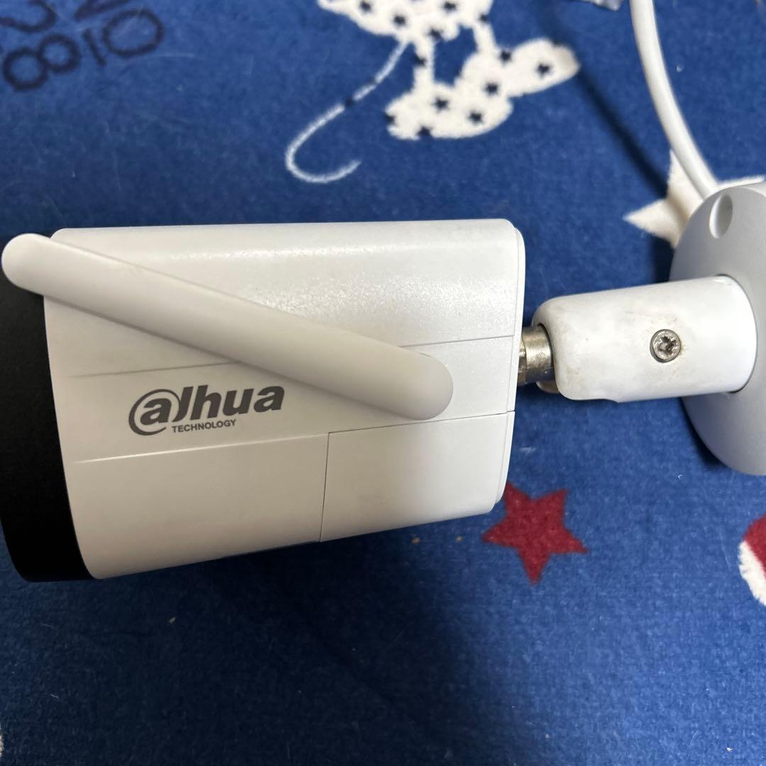 ワイヤレス防犯カメラ2台セット＋128GBメモリーカード付き