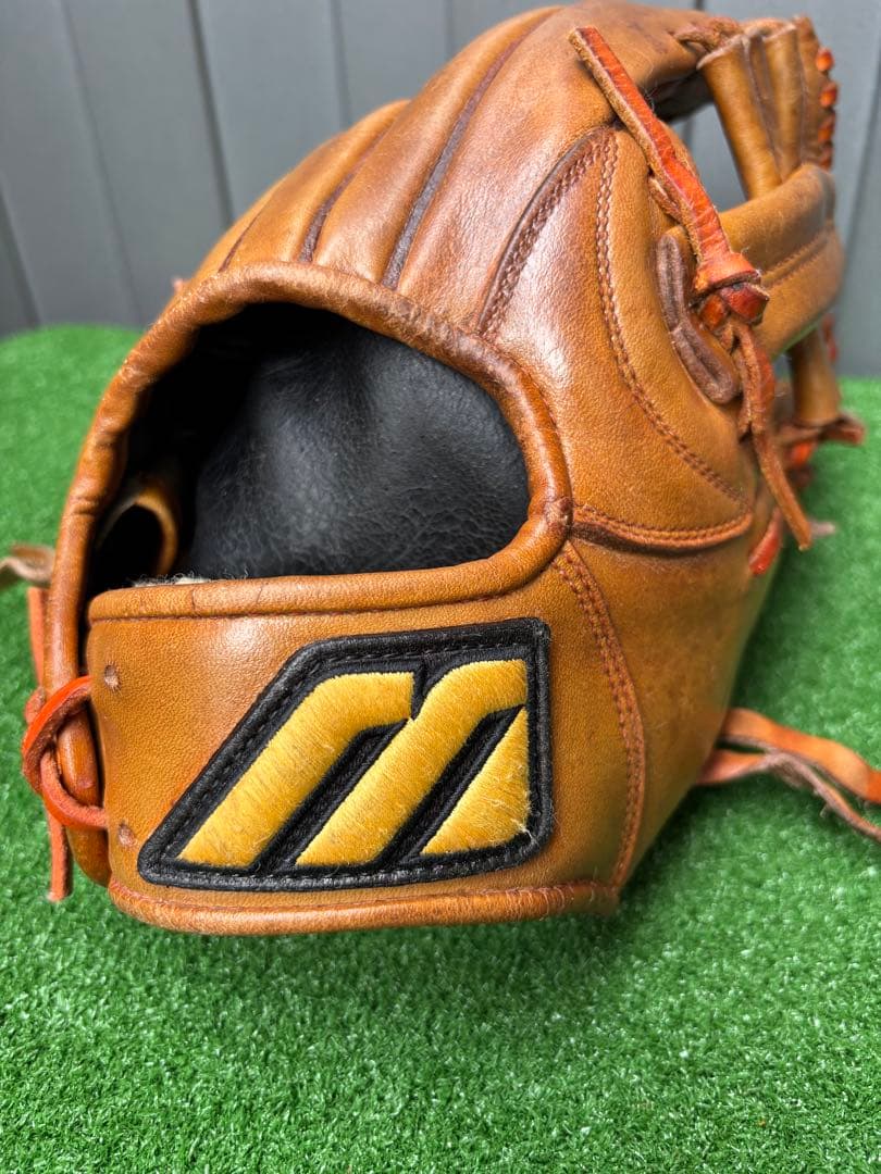Mizuno Pro軟式オールラウンド用グラブ　オレンジカラー
