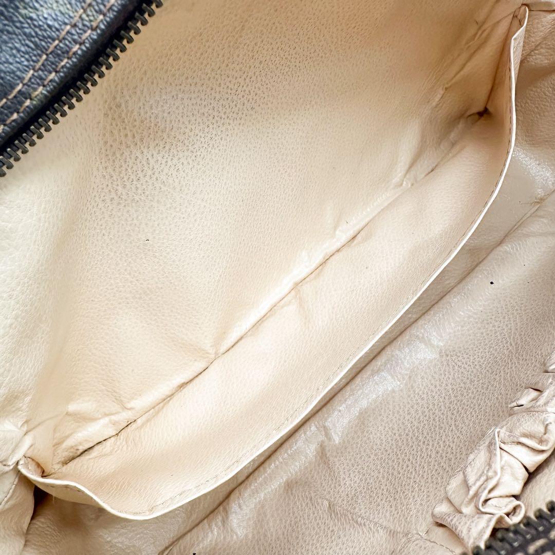 ルイヴィトン トゥルース トワレット 28 モノグラム ポーチ クラッチバッグ