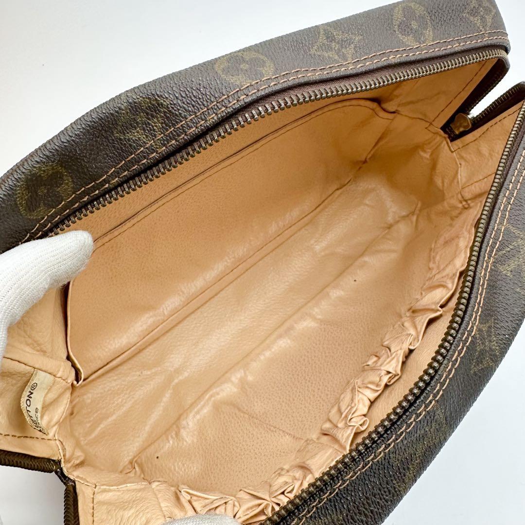 ルイヴィトン トゥルース トワレット 28 モノグラム ポーチ クラッチバッグ