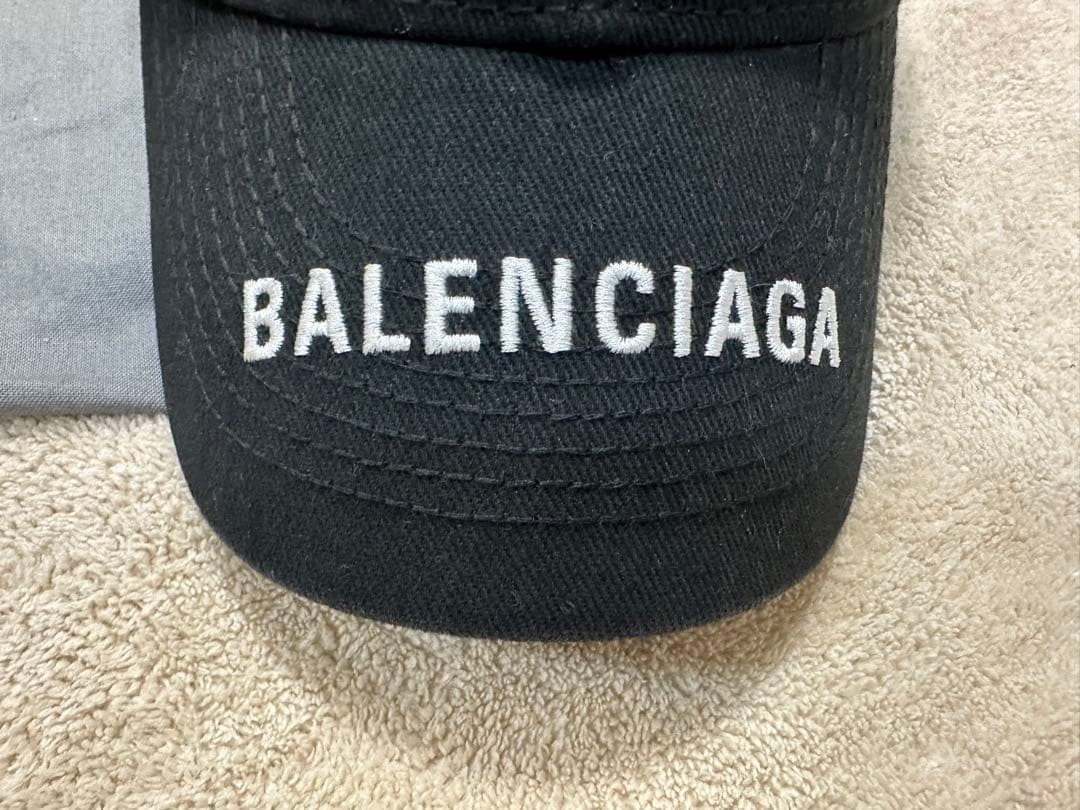 バレンシアガ　キャップ