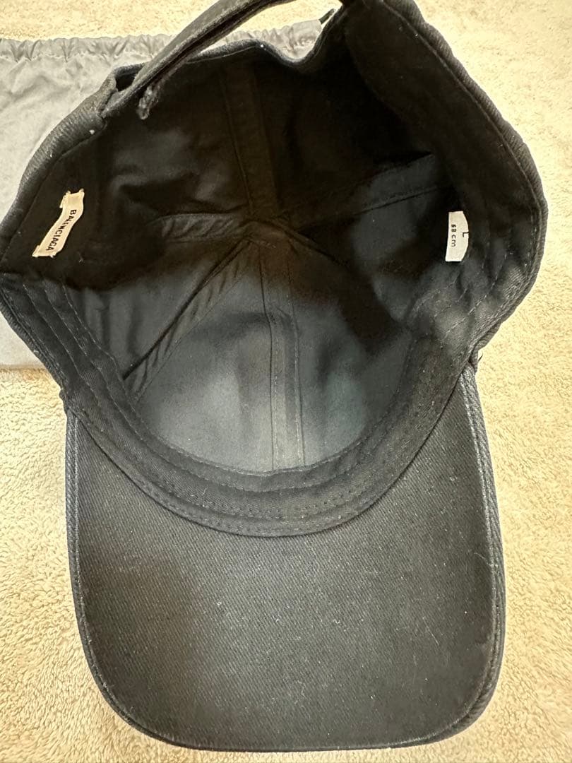 バレンシアガ　キャップ