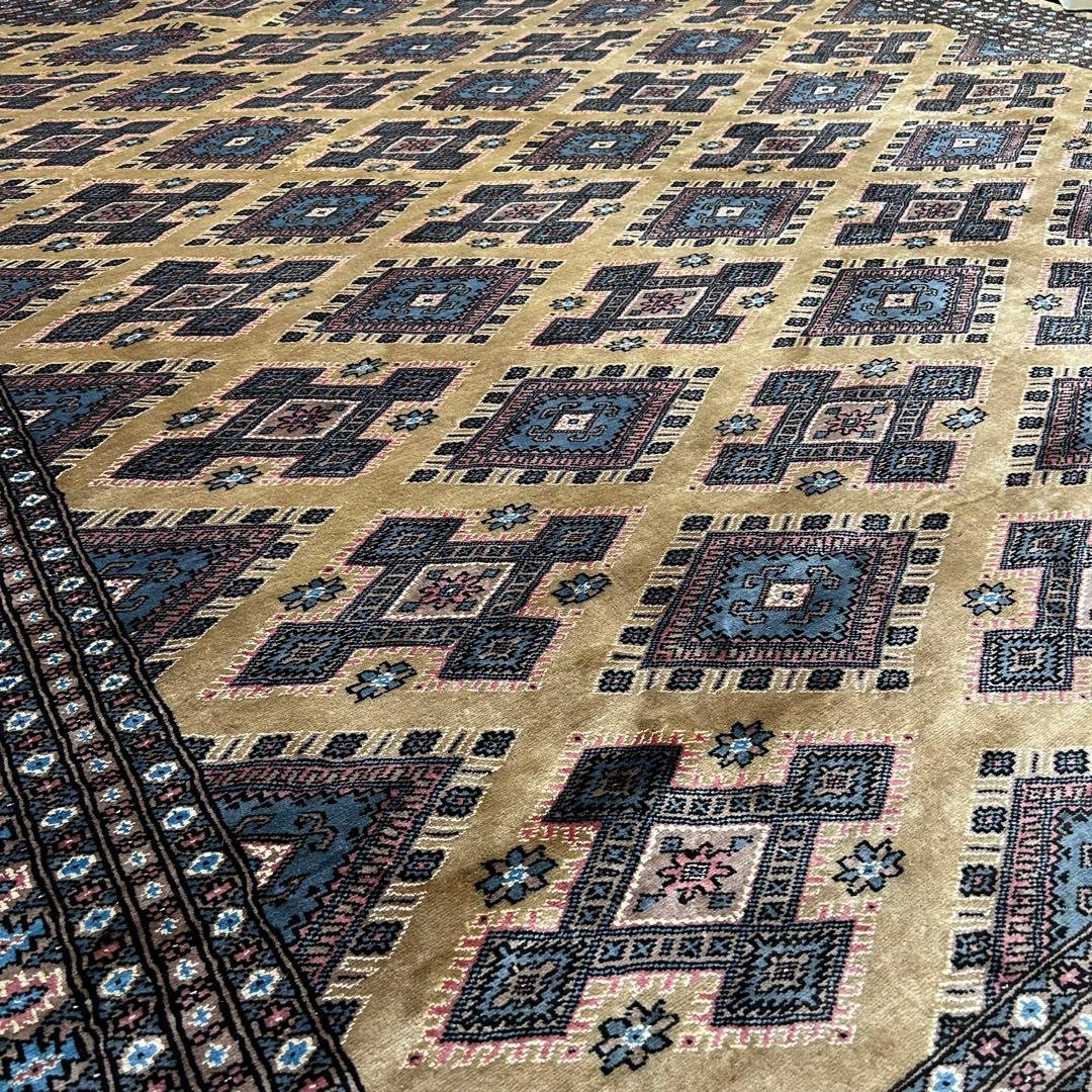 パキスタン絨毯　ラグ　手織り絨毯　ペルシャ絨毯