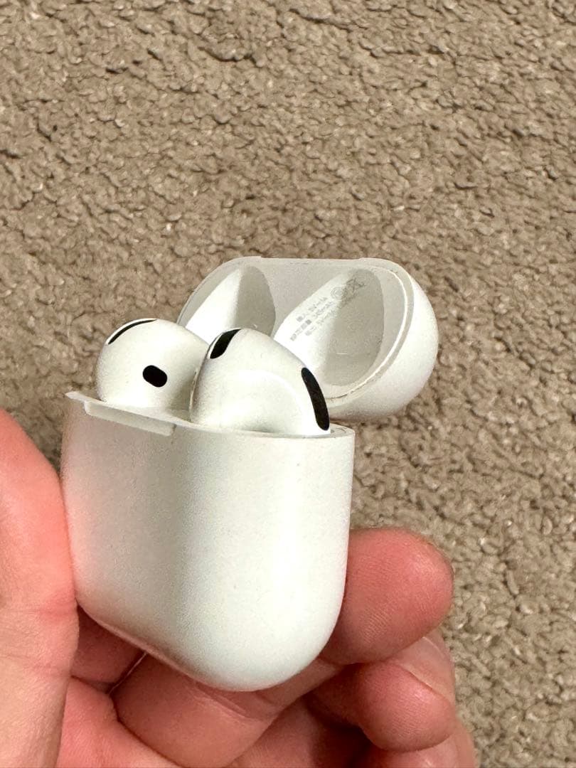 Apple AirPods 第4世代ノイズキャンセリング付きなし 送料込み 本体