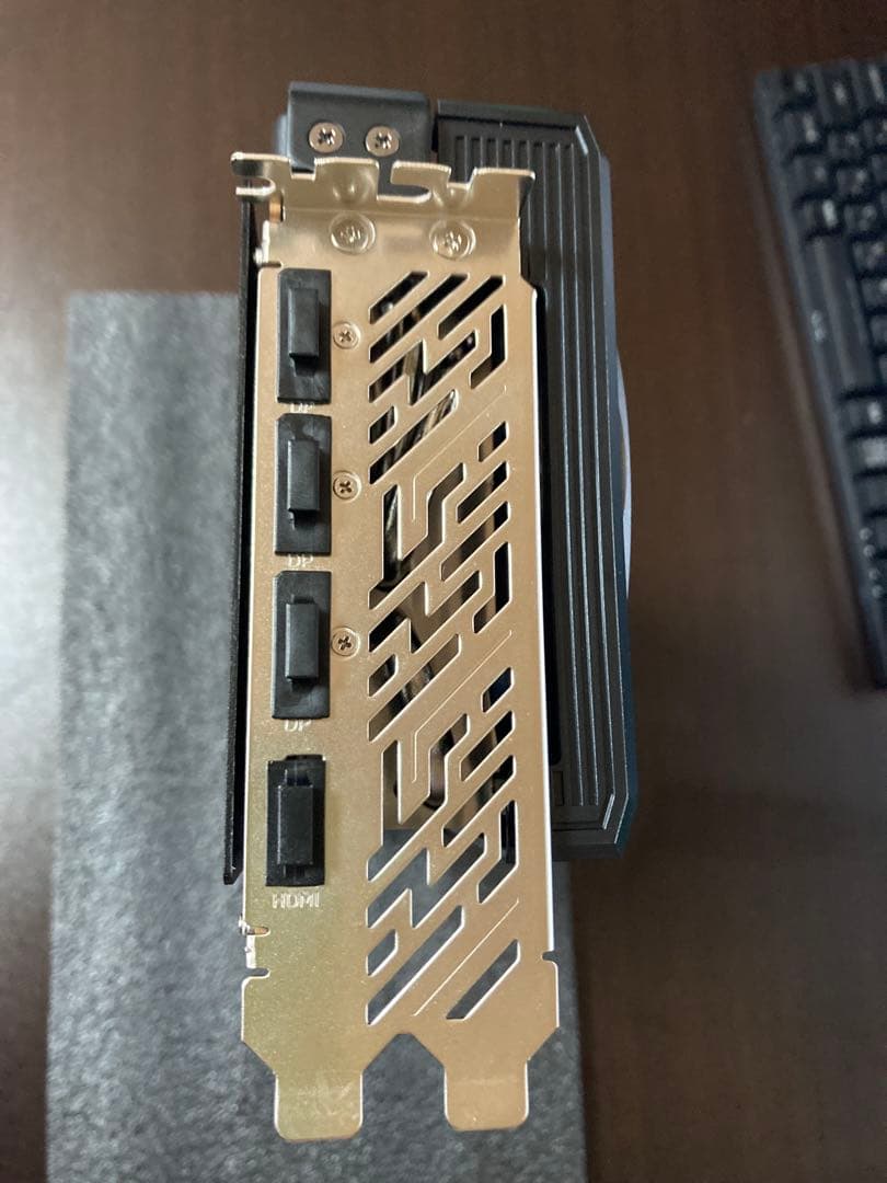 グラフィックボード・グラボ・ビデオカード ASROCK RX9070xt steel legend Dark