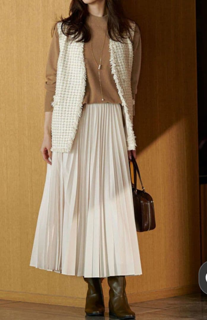 美品 23区アイボリー ツイード ノーカラーベスト XL