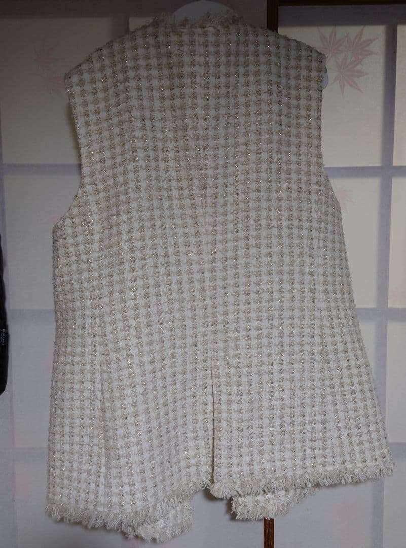 美品 23区アイボリー ツイード ノーカラーベスト XL