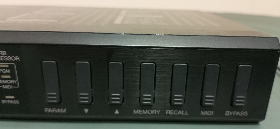 Yamaha R100 リバーブプロセッサー (b)