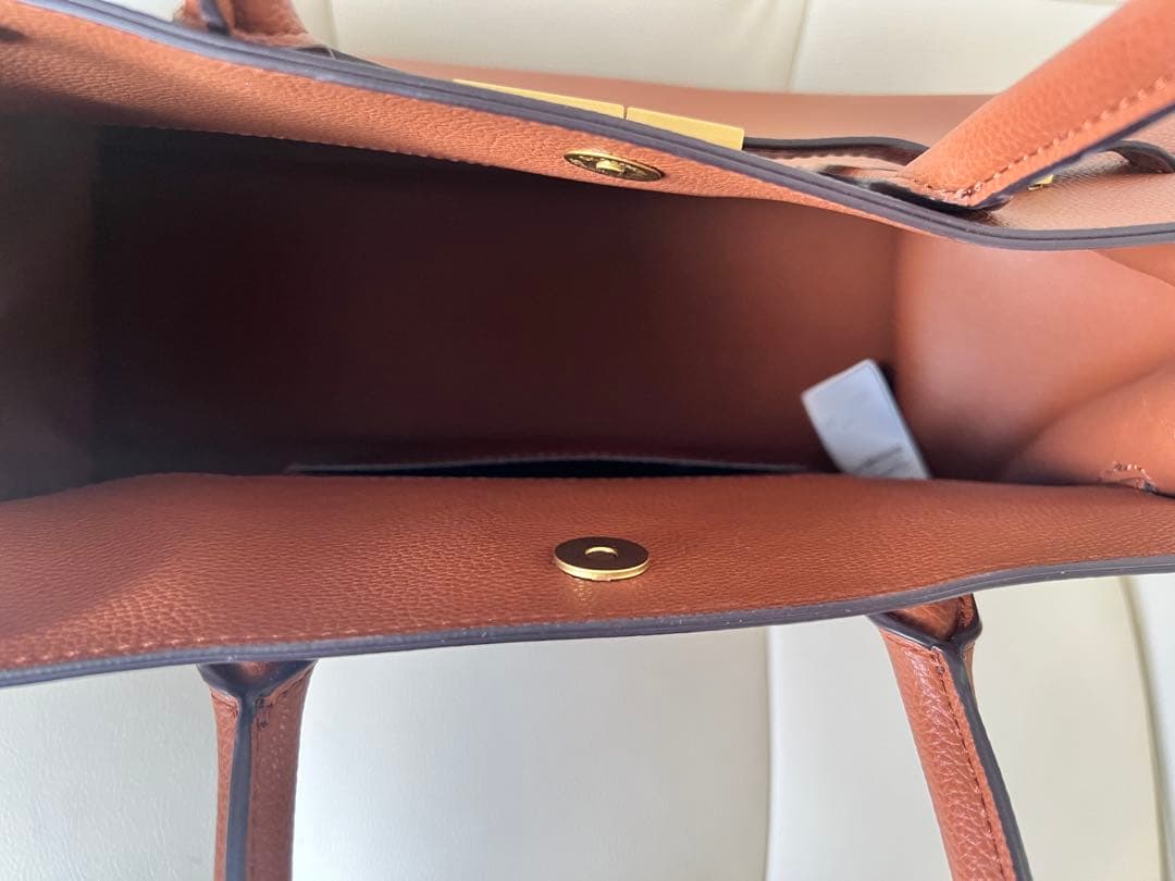 [Mila Owen]ベルト付 ブラウンレザー ハンドバッグ A4サイズ