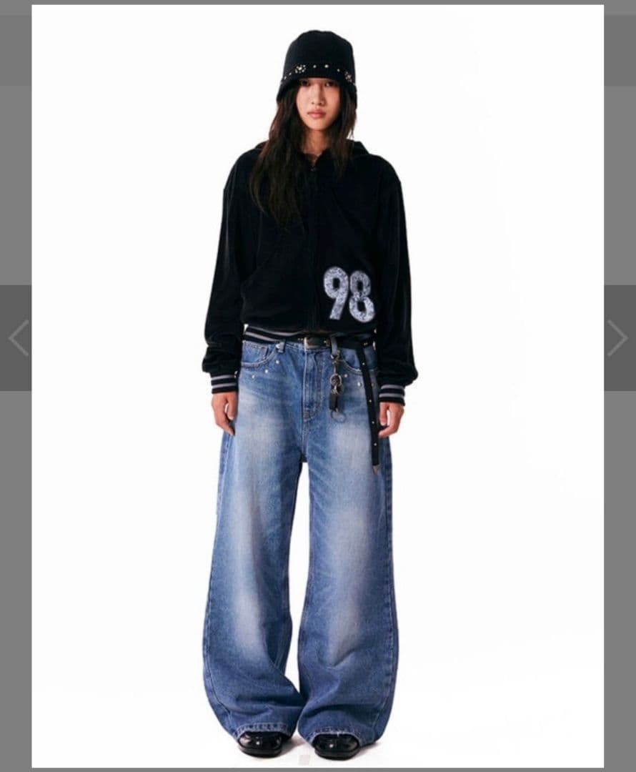 AAKAM ブラック フード付きパーカー 98刺繍