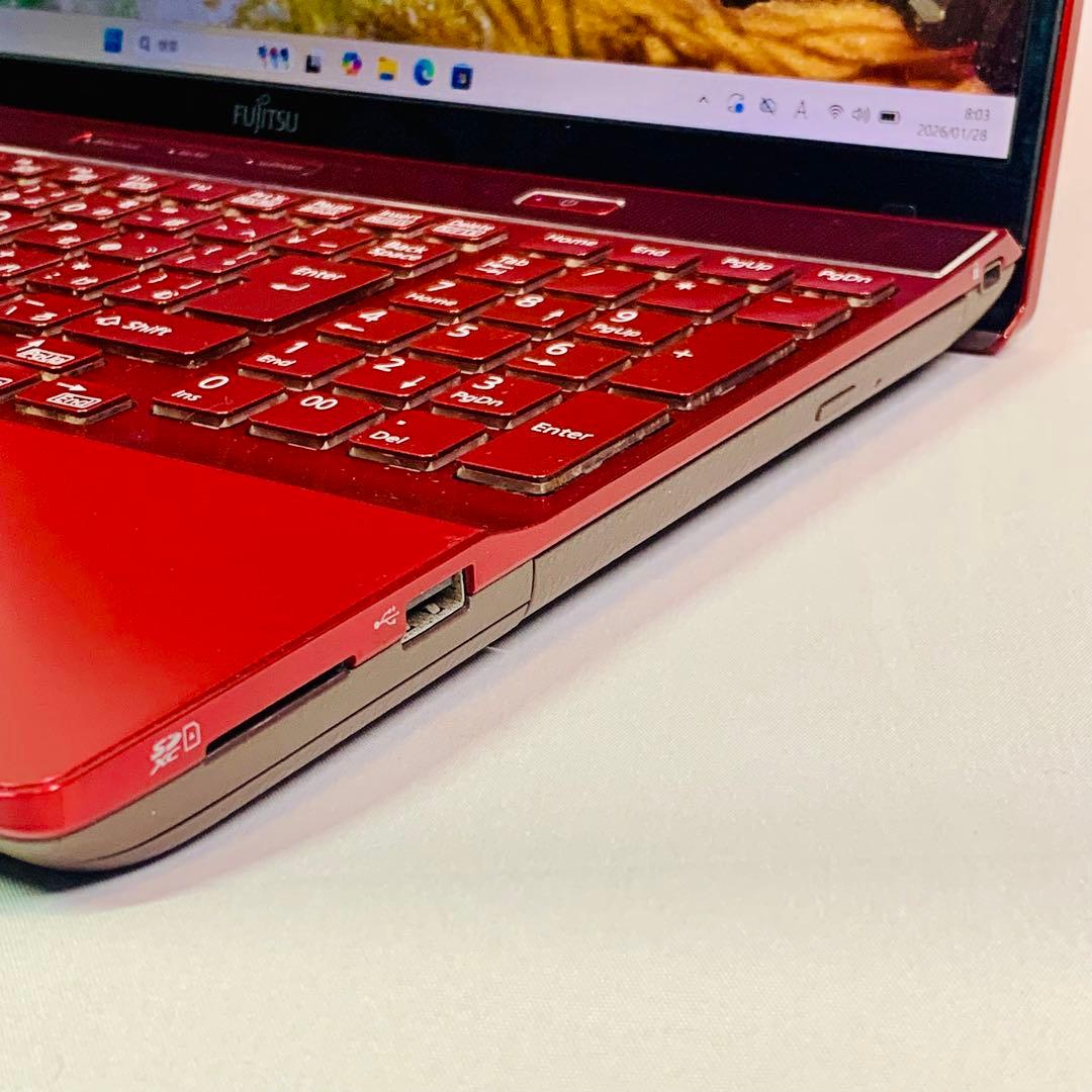Core i7✨SSD256GB✨16GB✨オフィス✨富士通✨赤✨ノートパソコン
