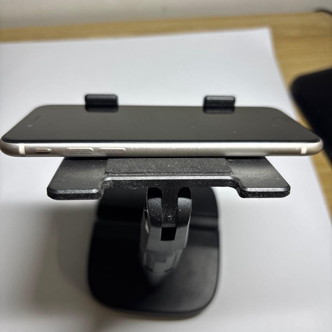 【シムフリー】iPhone SE3 第3世代 64GBスターライト 本体