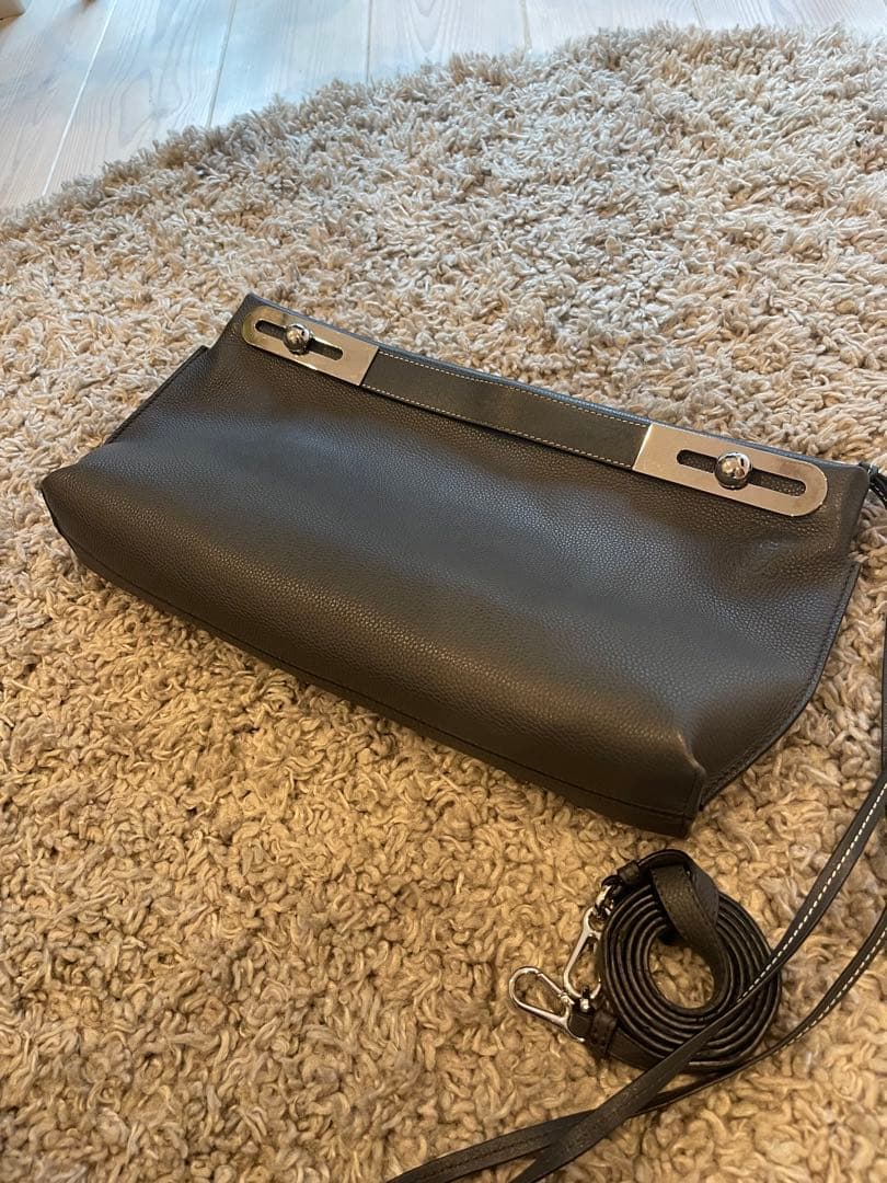 ロエベ　ミッシーバッグ　グレーレザー クラッチバッグ