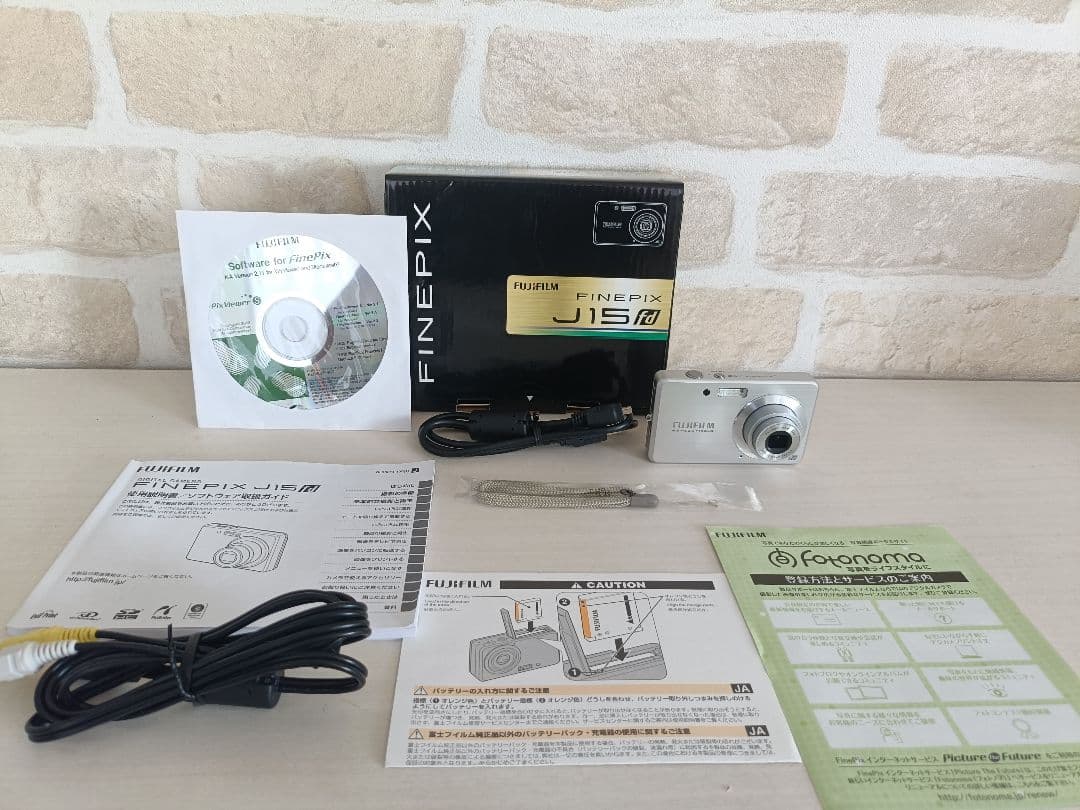 【美品♪】 FUJIFILM FinePix J15fd デジタルカメラ