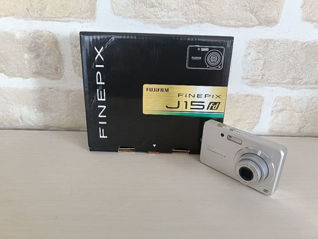 【美品♪】 FUJIFILM FinePix J15fd デジタルカメラ