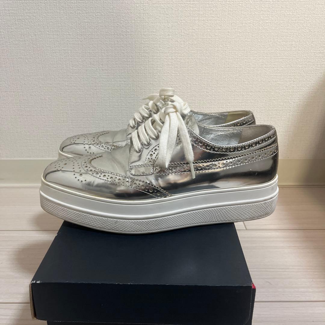 PRADA プラダ 革靴ウィングチップ　スニーカー　シルバー　サイズ37
