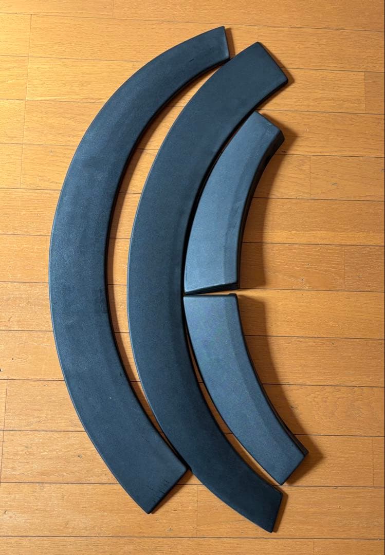 キャラバンNV350用オーバーダウンフェンダートリム