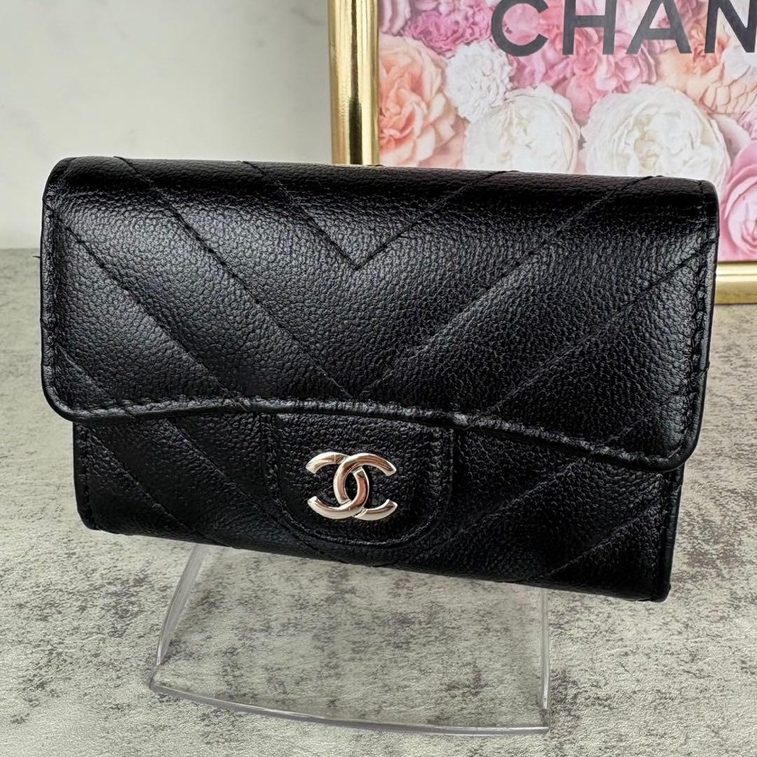 CHANEL Vステッチ　キャビアスキン　ケース　カードケース　財布