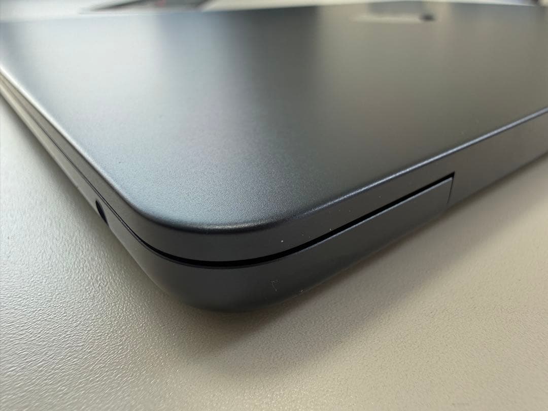 【良品】MacBook Air M2 8GB/256GBミッドナイト おまけ付