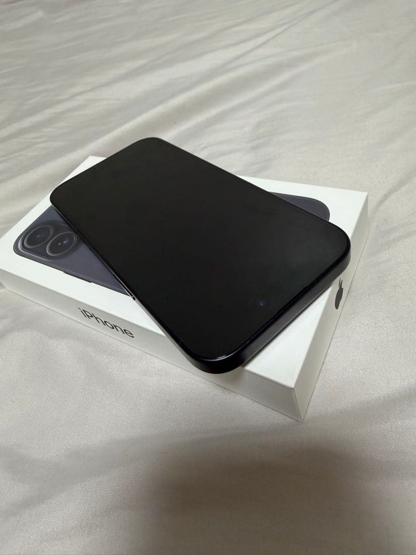 iPhone 16 256gb ブラック [だり柳]