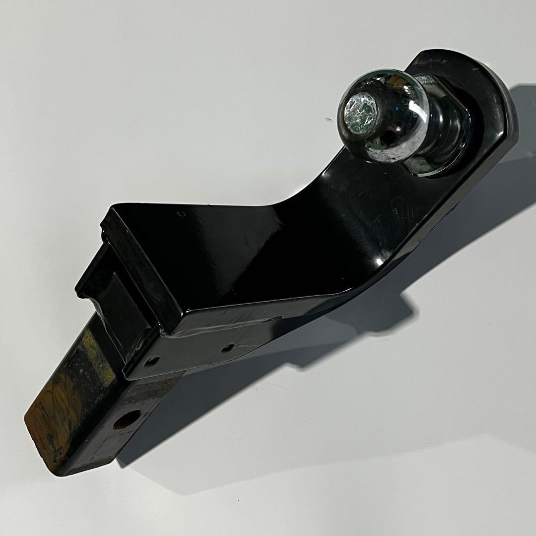 ランクルヒッチメンバー　純正品　日本製ラウンドクルーザー300 トレーラーヒッチ