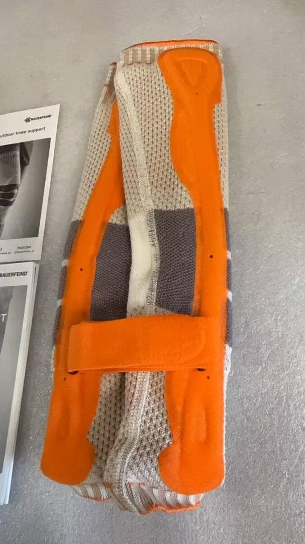 [BAUERFEIND] （アウトドニーサポート）膝用サポーター サイズ：M