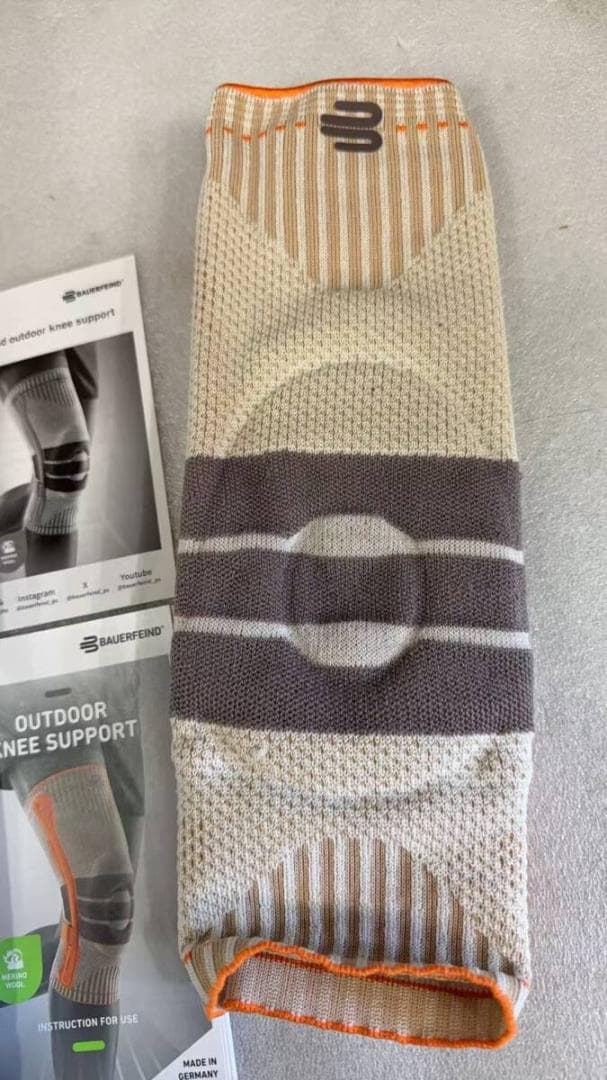 [BAUERFEIND] （アウトドニーサポート）膝用サポーター サイズ：M