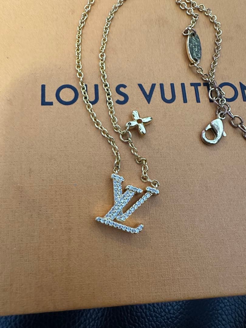 J*様 Louis Vuitton クリスタルネックレス
