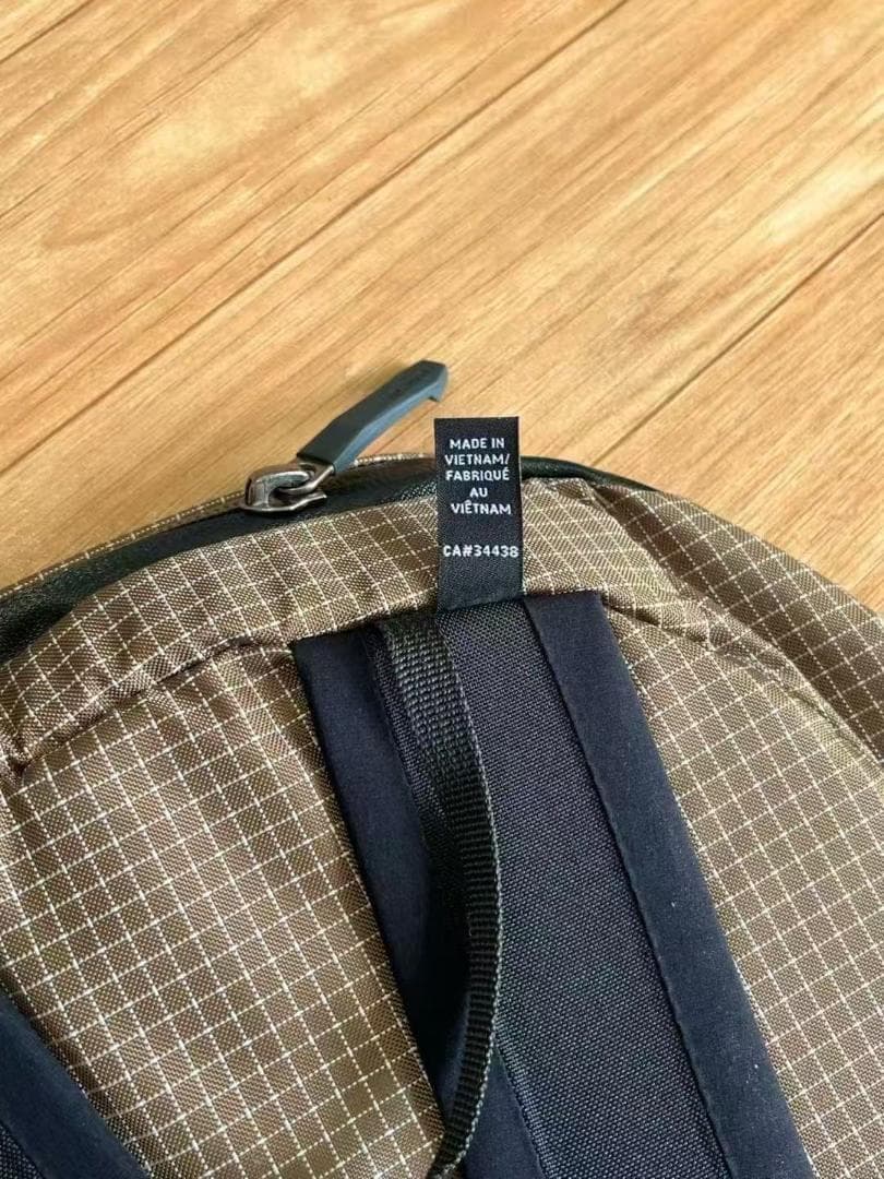 タグ付きARC'TERYX KONSEALS バックパック ブラウン・チェック柄