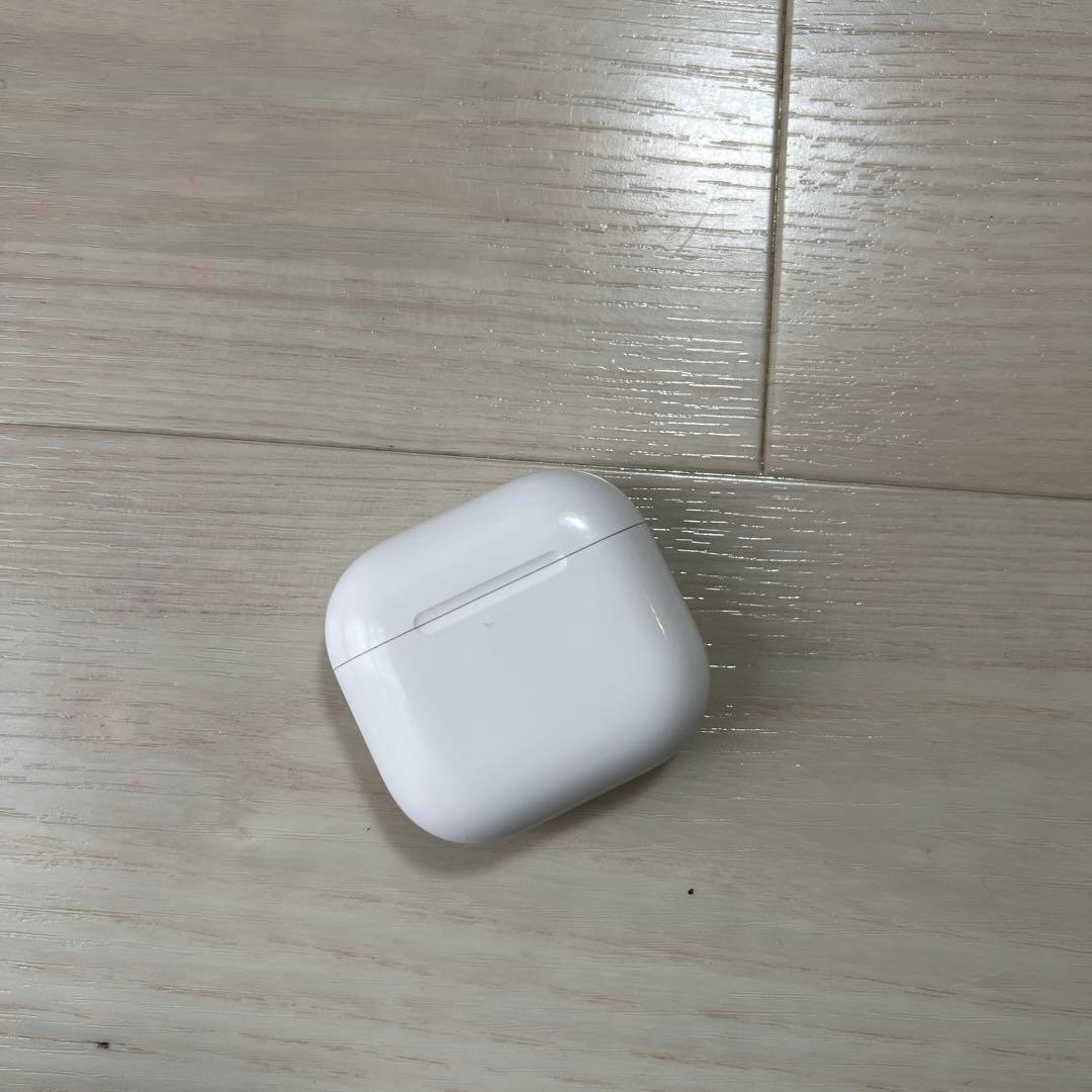 AirPods 第4世代　ケースのみ