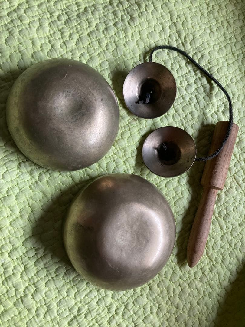 シンギングボウル2個とティンシャのセット