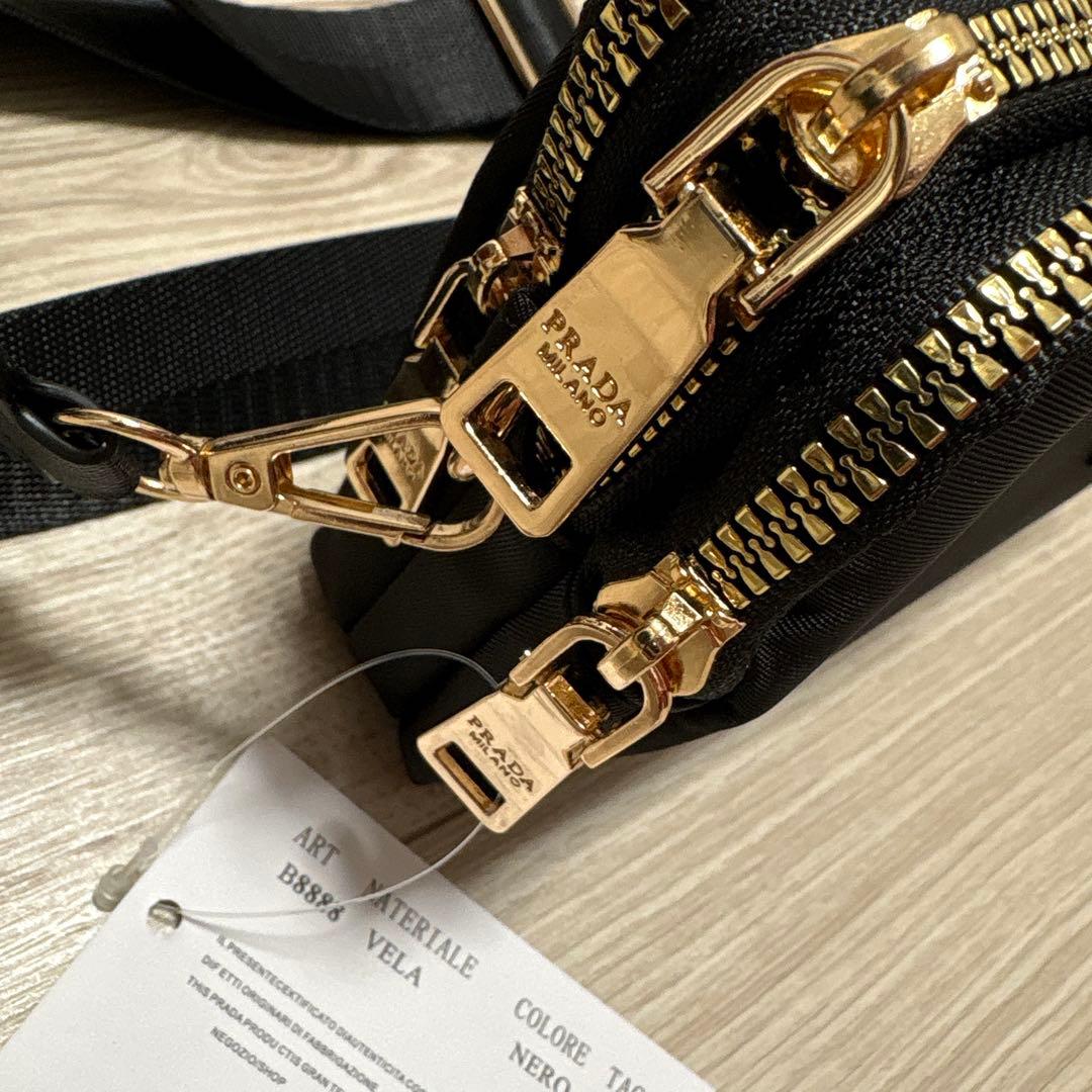 プラダ ノベルティ ショルダーバッグ