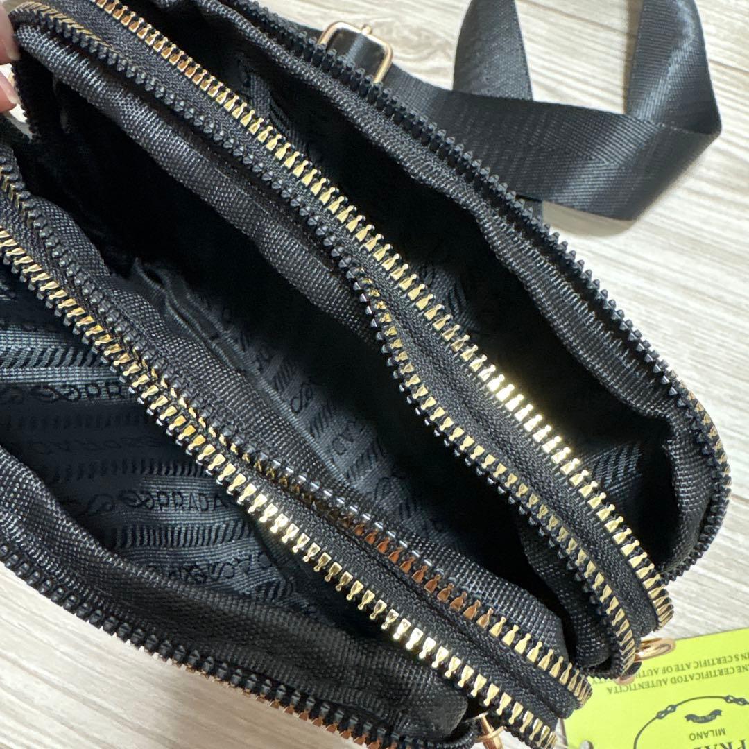 プラダ ノベルティ ショルダーバッグ