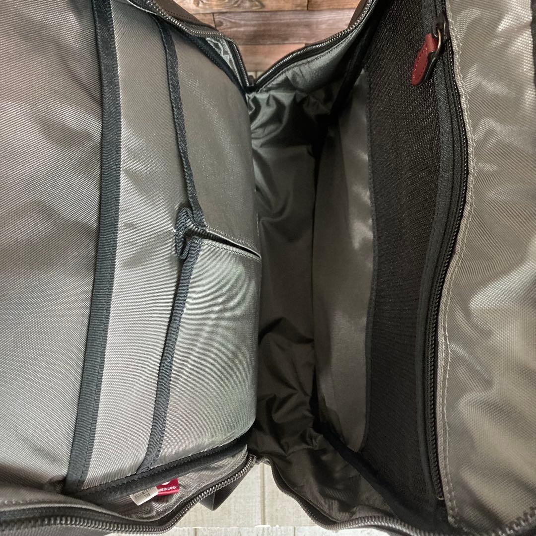 ✨極美品✨　タケオキクチ　現行品　B4可　PC収納　バックパック　ブラック　黒