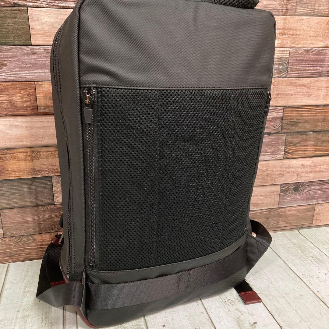 ✨極美品✨　タケオキクチ　現行品　B4可　PC収納　バックパック　ブラック　黒