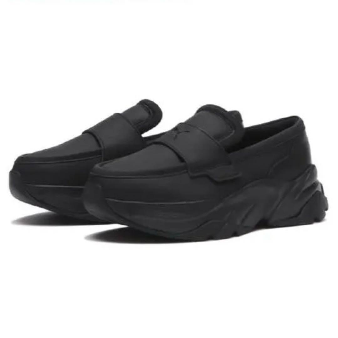PUMA ブラック ローファー スニーカー