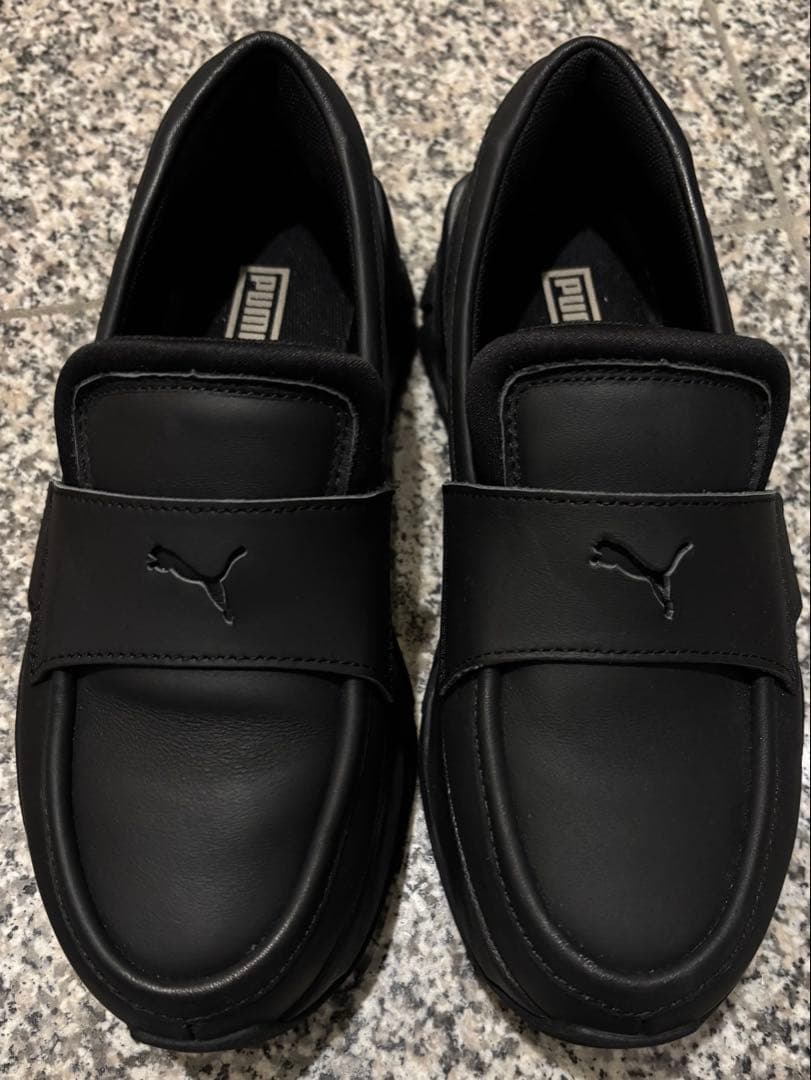 PUMA ブラック ローファー スニーカー