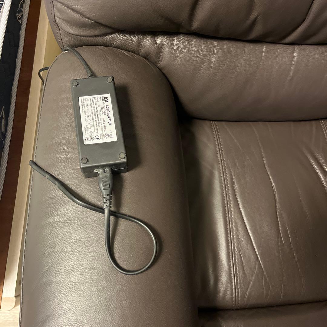 Nitoriダークブラウン リクライニングソファ アダプター付き